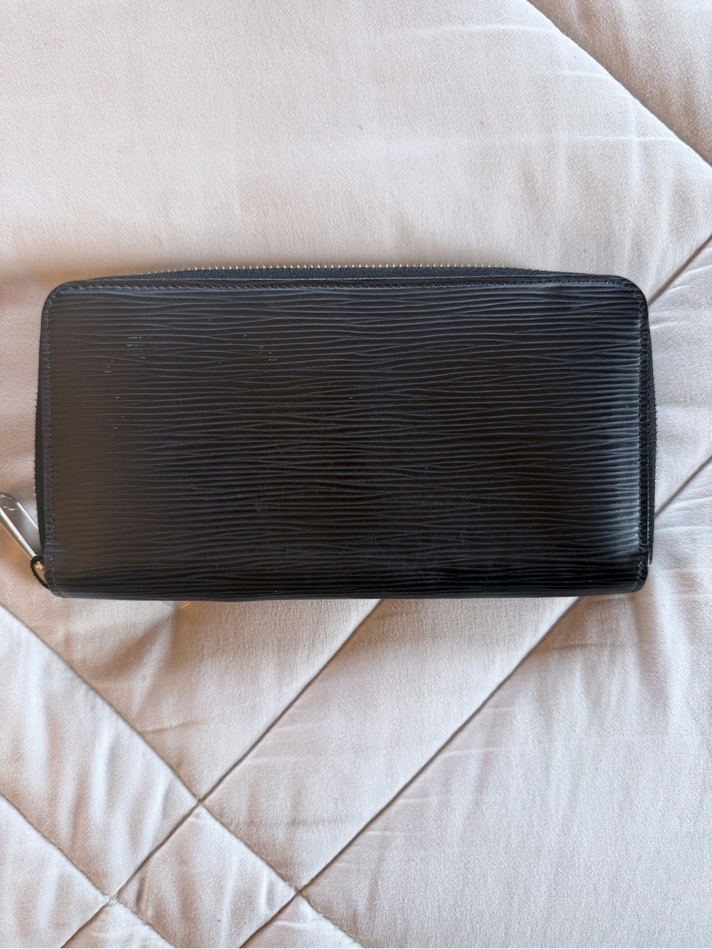 Louis Vuitton Zippy Wallet in Black Epi leather with silver hardware - Picture 5 of 14